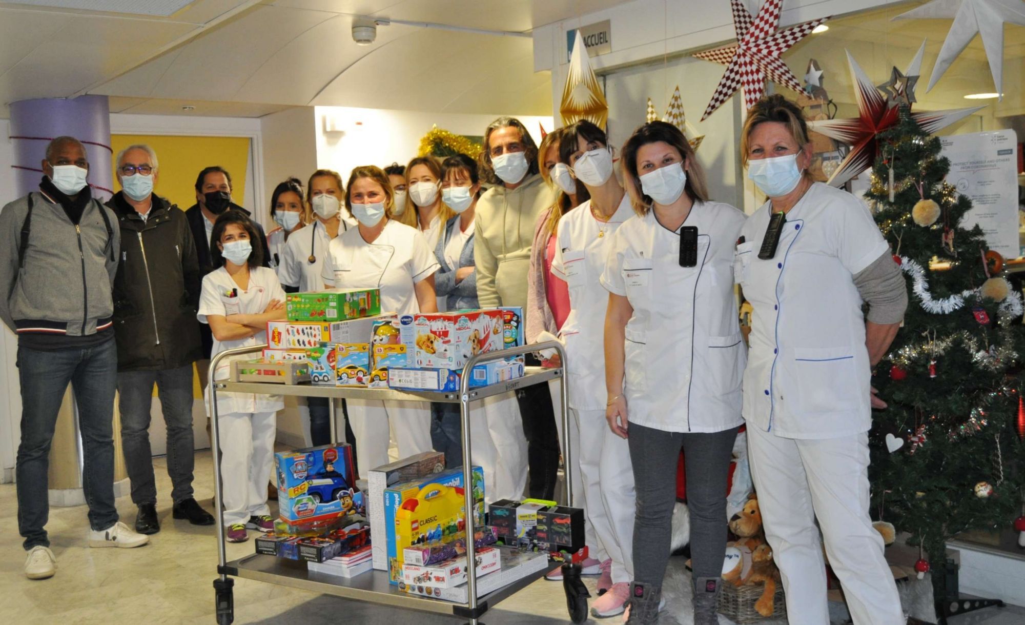 16 DECEMBRE 2021 : DES JOUETS EN PEDIATRIE AVANT NOËL