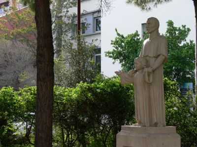 Statue de Saint Joseph et l'enfant