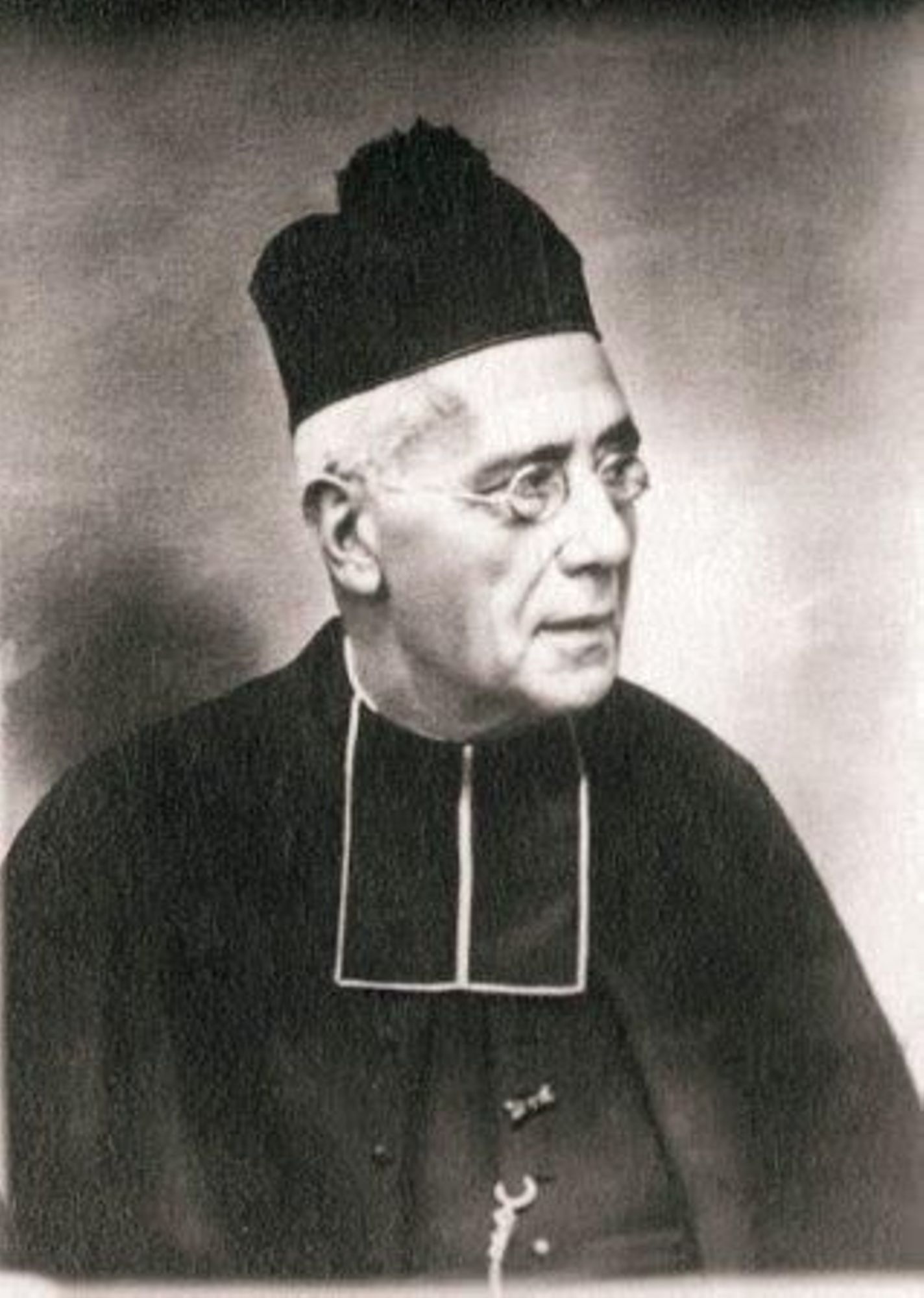 7 & 8 décembre : Manifestations en mémoire de l'abbé Jean-Baptiste Fouque: " L'Humanitaire, est-ce utile ? ", conférence en présence du Professeur Jean-François Mattei et messe en la chapelle de l'Hôpital Saint Joseph