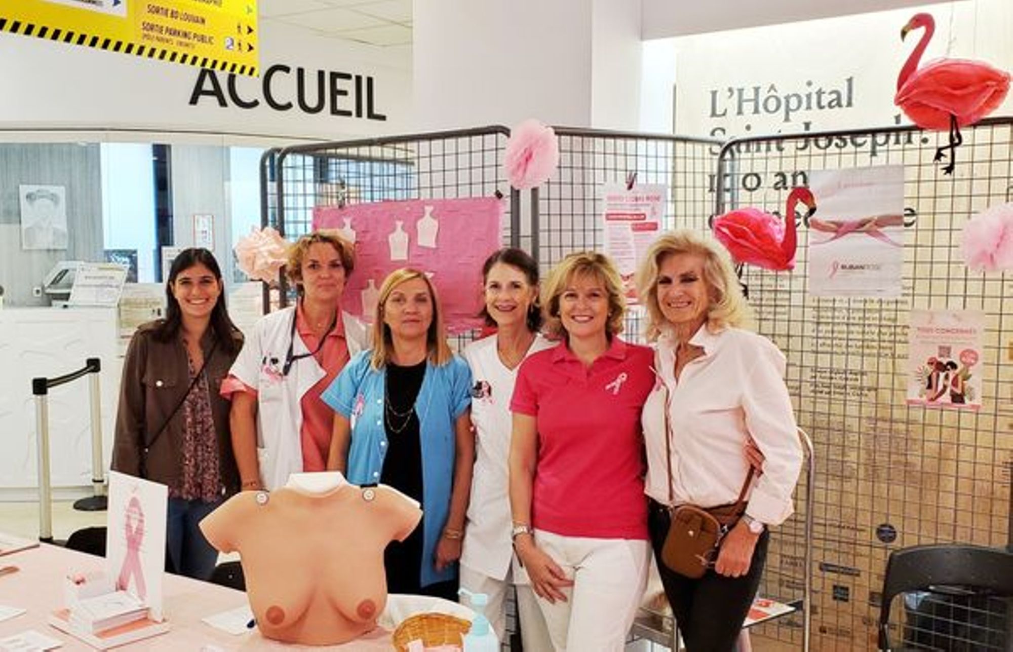 Retour sur : Mercredi 11 Octobre : l’Hôpital s’est paré de rose pour sensibiliser au cancer du sein